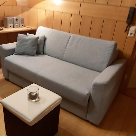 30 Qm, 2 Zimmer, Fw 1, Apartment *